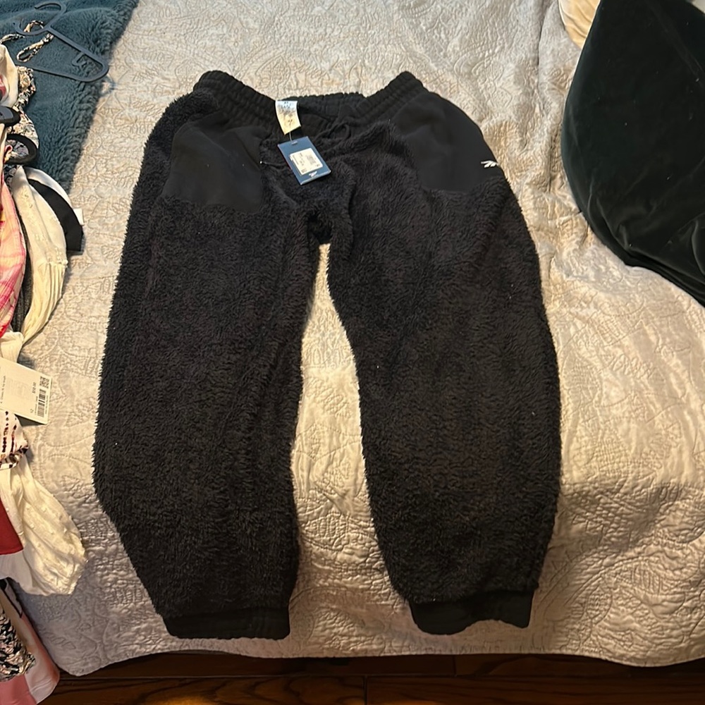 Reebok cozy pants, joggers, XL new with tag black